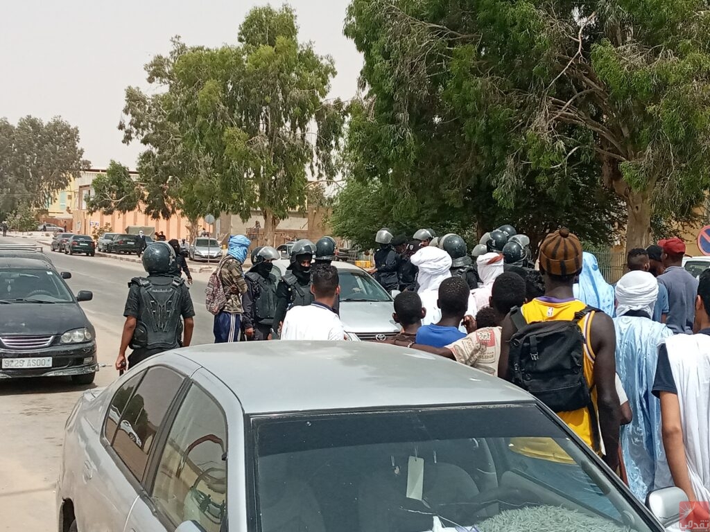 Nouakchott : Malgré le refus d’autoriser leur manifestation, des centaines protestent contre l’insécurité urbaine