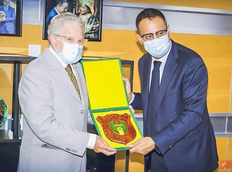 L’ambassadeur espagnol visite la Fédération mauritanienne de football à la fin de ses fonctions