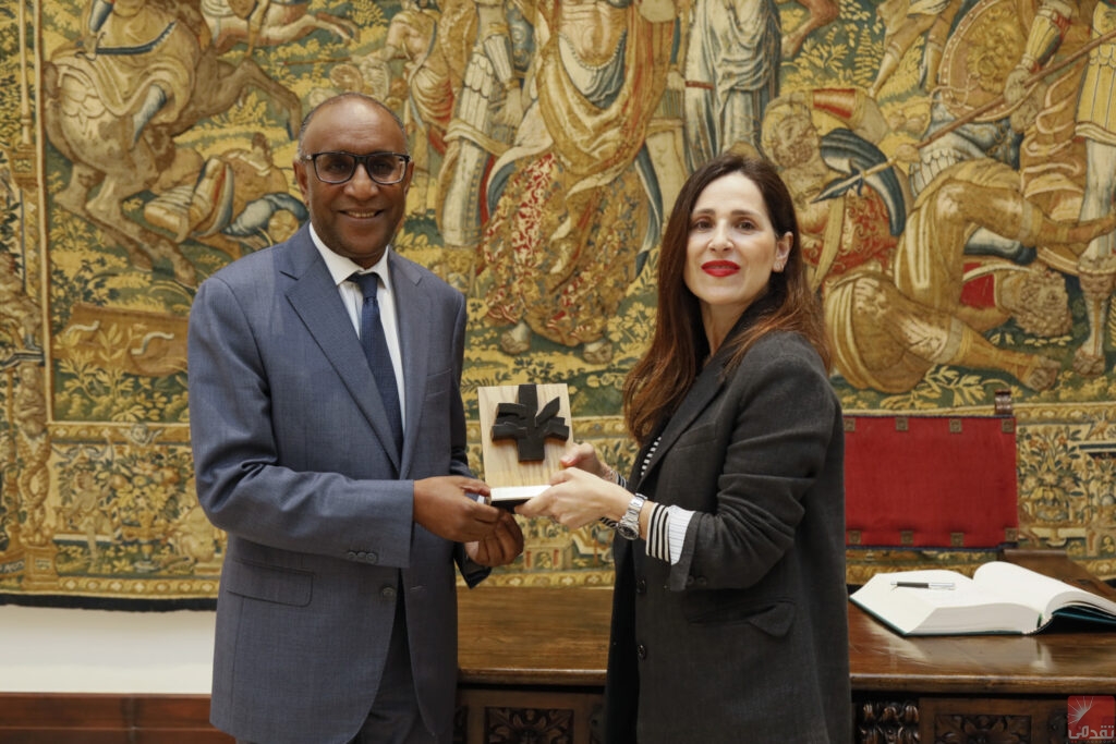 L’ambassadeur de Mauritanie en Espagne rencontre la présidente du Parlement basque