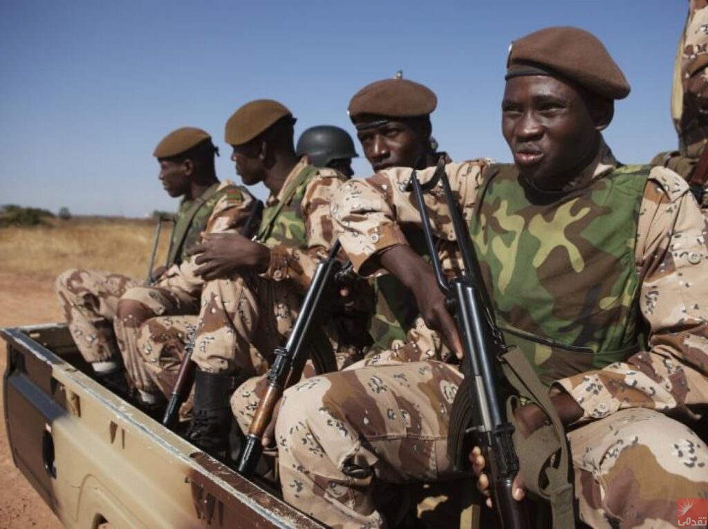 L’armée malienne a annoncé la mort de 17 soldats et de 4 civils dans une attaque armée