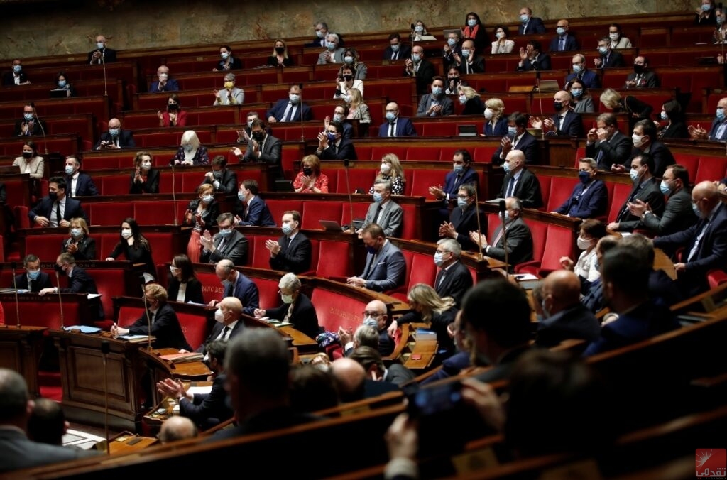 Les partis d’opposition français se dirigent vers le renversement du gouvernement