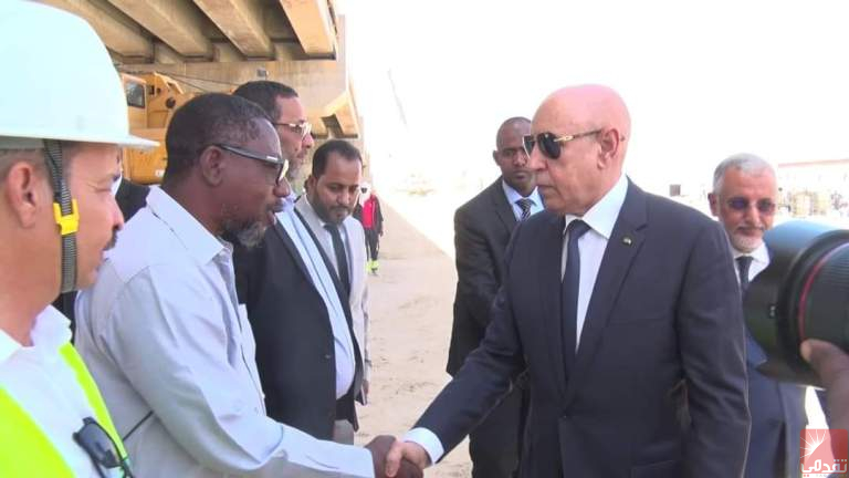 Ghazouani inspecte les travaux du pont de Bamako