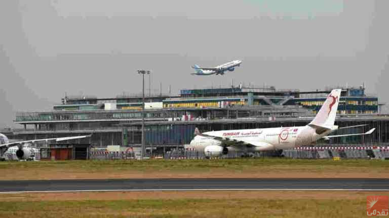 Arrivée à Paris d’un jeune homme caché dans les trains d’aterrissage d’un avion