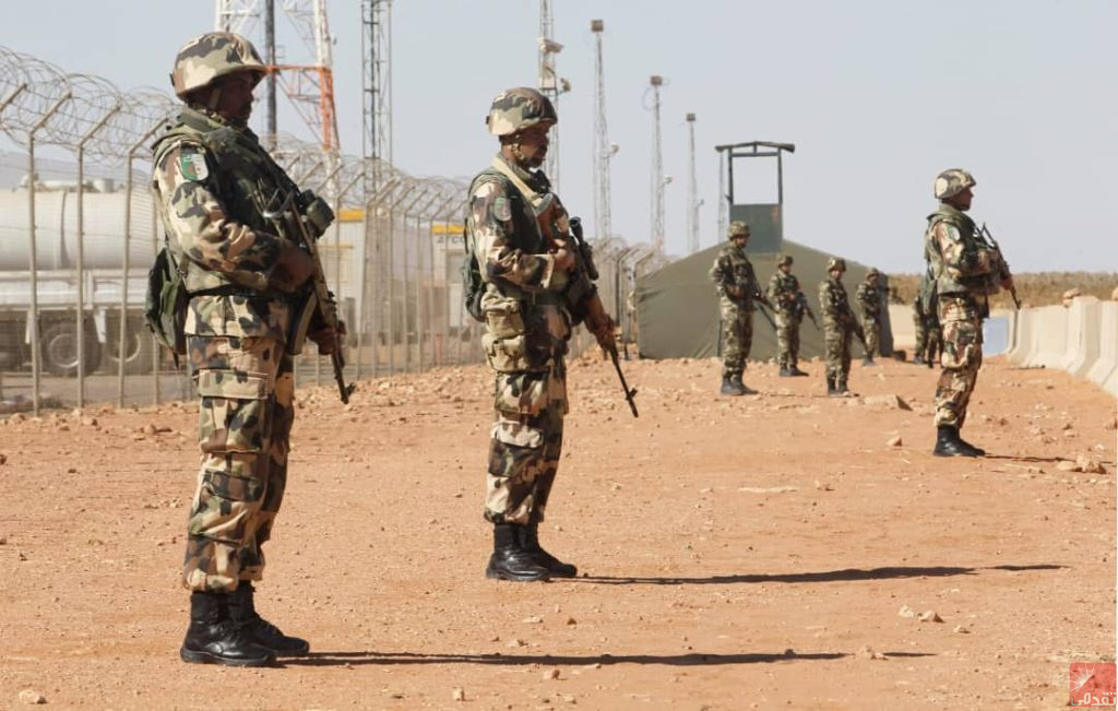 Après les avertissements de l’Europe à ses ressortissants, l’Algérie procède à des manœuvres à la frontière avec le Mali
