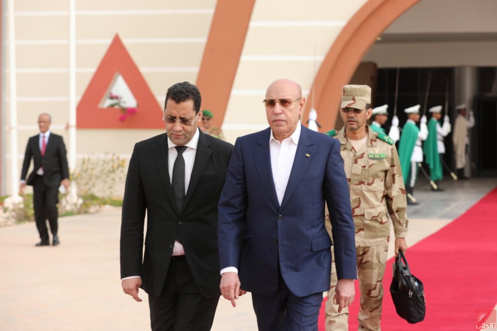Pour célébrer l’exportation de la première cargaison de gaz, Ghazouani se rend sur la plateforme du champ Tortue