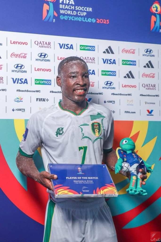 Belkheir brille et remporte le titre d’Homme du match contre l’Iran au Mondial de beach soccer