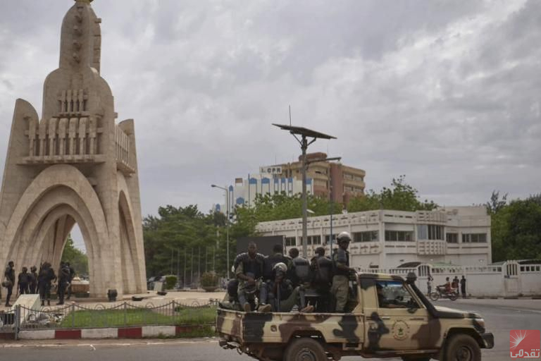 Amnesty International : « La dissolution des partis politiques au Mali constitue un grave revers pour la démocratie et une violation de la Constitution »