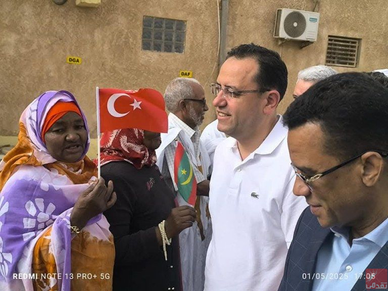 Le ministre turc de la Pêche visite le marché aux poissons de Mauritanie