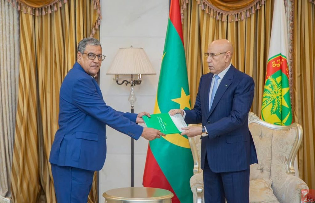 Ghazouani reçoit le rapport du Haut Conseil de l’Éducation