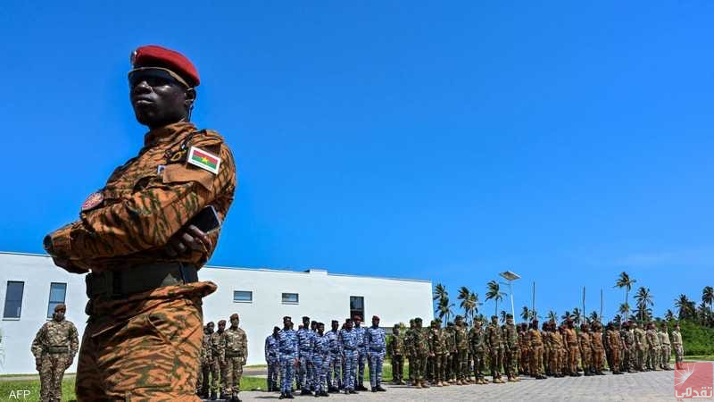 Le Burkina Faso ouvre le recrutement militaire aux élèves des écoles
