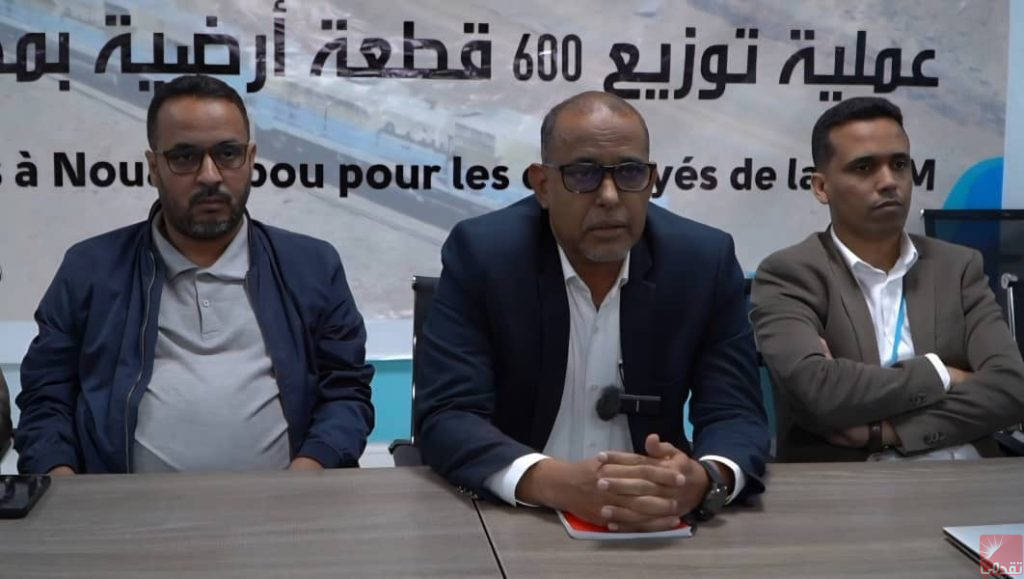 La SNIM distribue les documents de 600 parcelles de terrain à ses employés à Nouadhibou