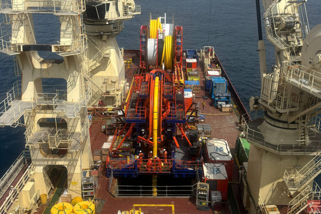 Des équipements spécialisés viennent renforcer d’importantes opérations maritimes dans le cadre du projet « Ahmeyim »